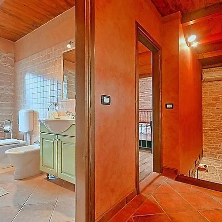 Anita Tatil Evi Jakici
